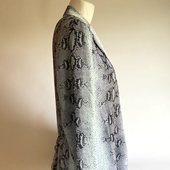 New Animari Blue Grey Snake Print Polyester Light Weight Blazer size L - Picture 7 of 15